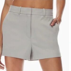 Agency 3” short babaton atelier